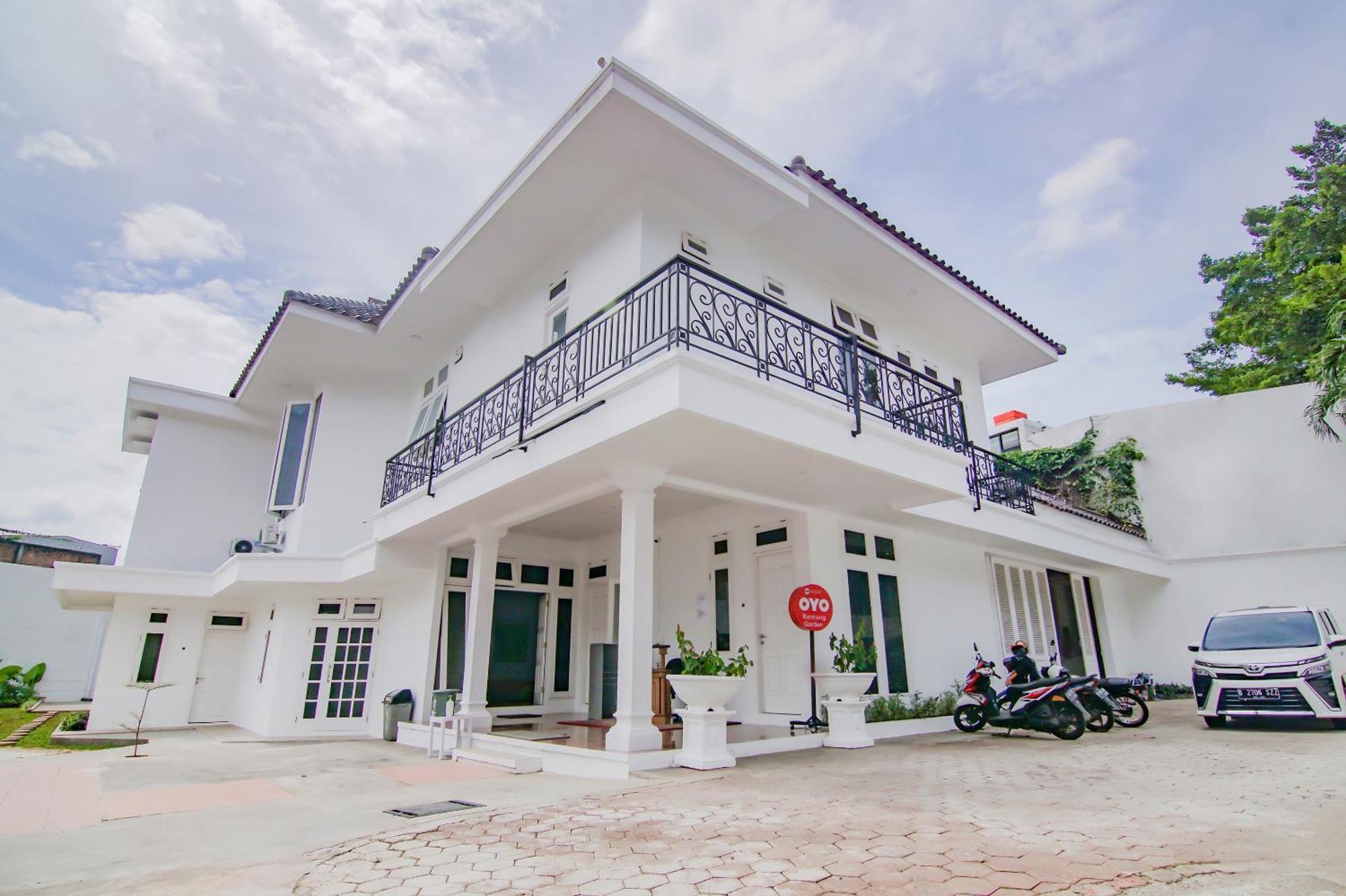 Super Oyo Capital O 90342 Kemang Garden Hotel Jakarta Exterior foto